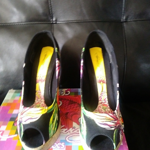 Ed Hardy Casablanca wedges and 👛 purse - Picture 8 of 8